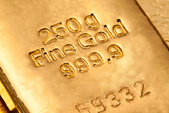 Цена на золото установила новый рекорд на фоне визита Пелоси на Тайвань