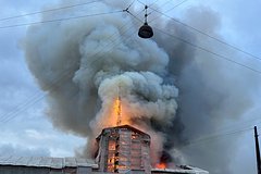 В Копенгагене загорелось знаменитое здание биржи